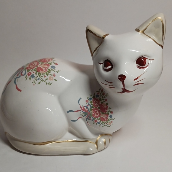 Vintage White Cat Figurine with Flowers - Picture 2 of 5